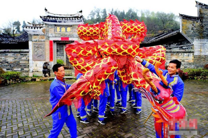 江西会昌畲族村&ldquo;摆字龙灯&rdquo;闹新春  传承三百多年
