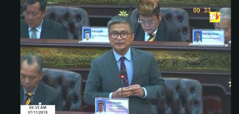 砂拉越房屋与公共卫生助理部长安华拉拜依博士炮轰，希盟无法兑现其建屋的承诺。