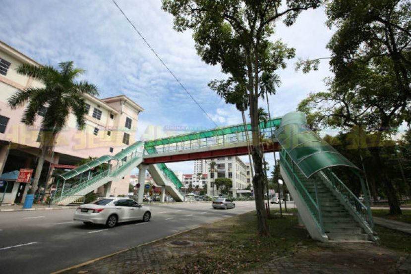 砂政府要求在古晋朋尼逊路4哩建造两座行人天桥。(示意图)
